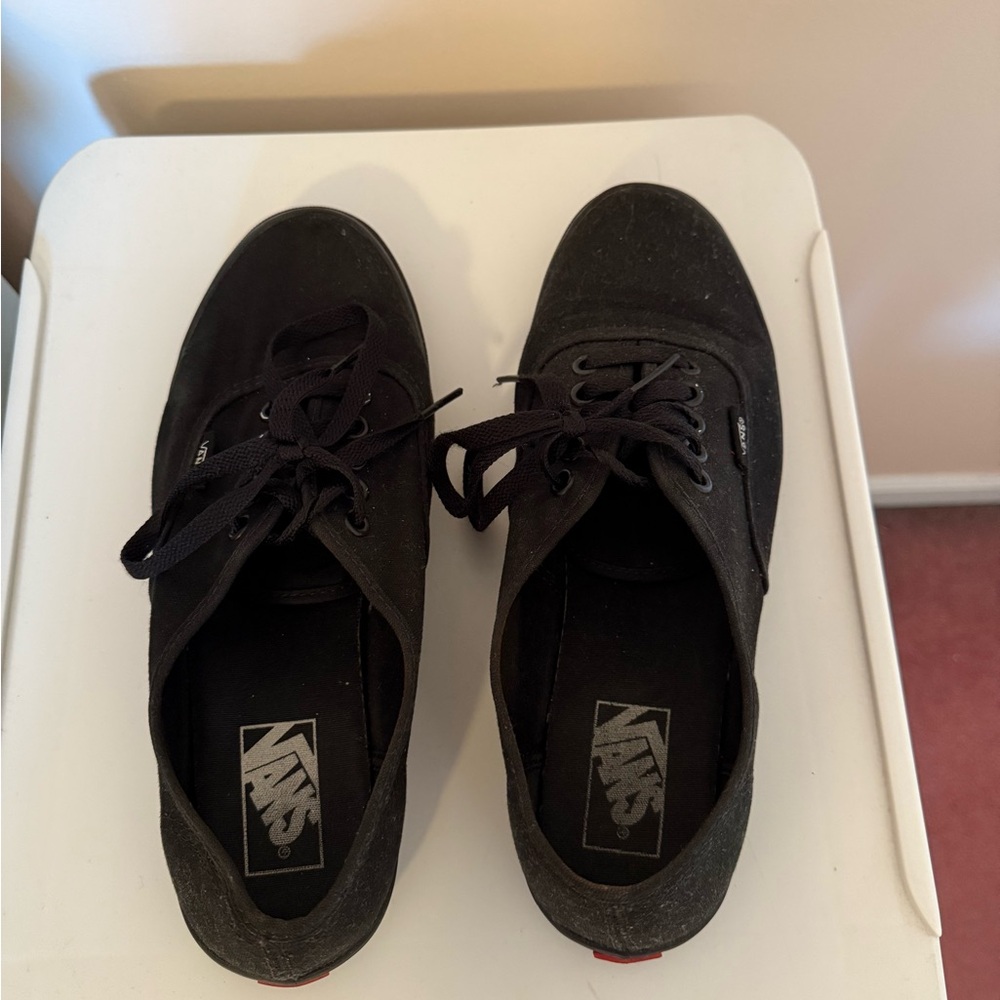 Black Vans women’s 9 men’s 7.5